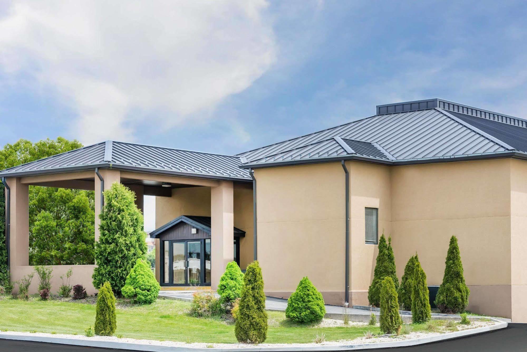 Super 8 By Wyndham Somerset Ngoại thất bức ảnh